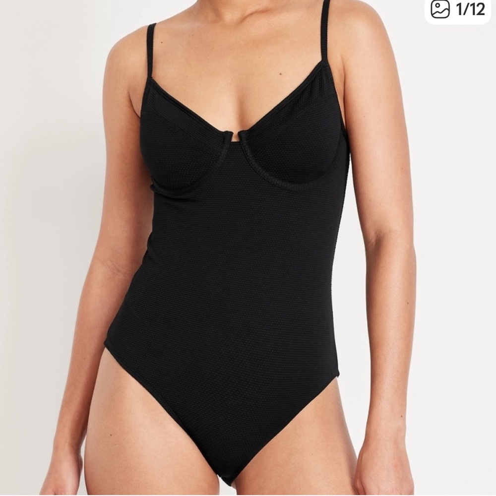 Old Navy size large swimsuit